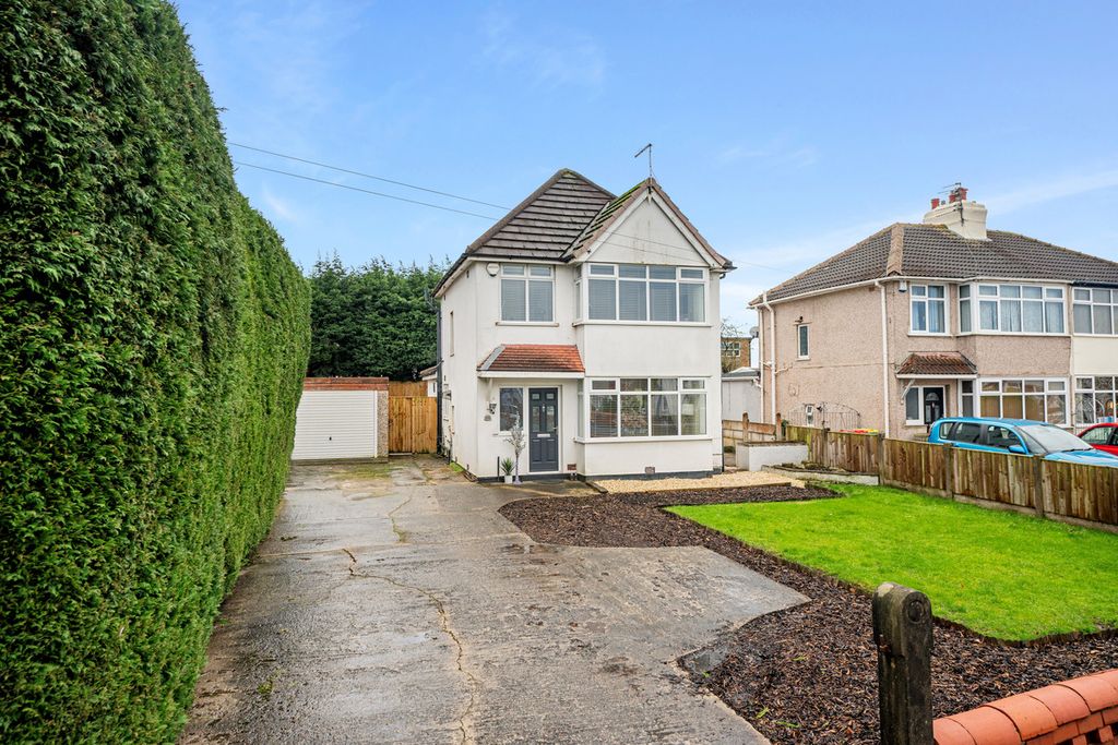 Property photo 2 of 14