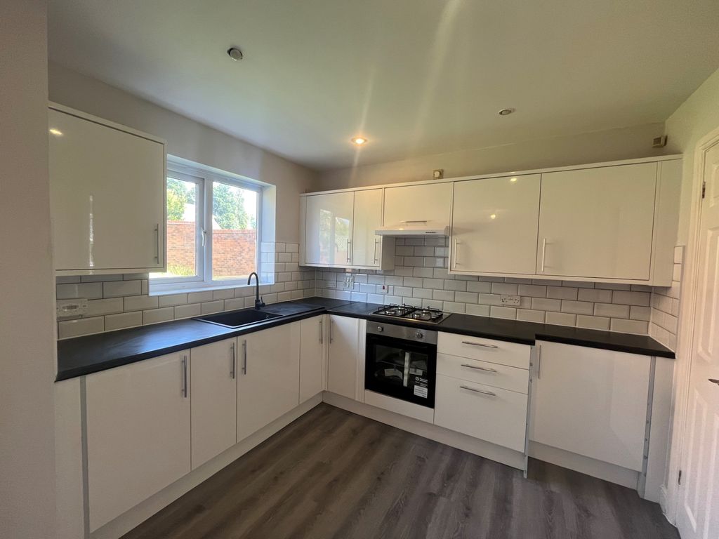 Property photo 3 of 16 Photo 10