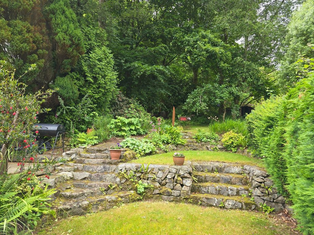 Property photo 2 of 26