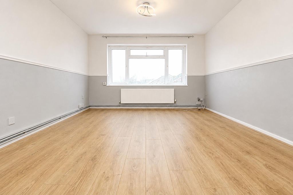 Property photo 2 of 11 7c91258B-5Bfa-4567-B96F-639d6704830F.Png