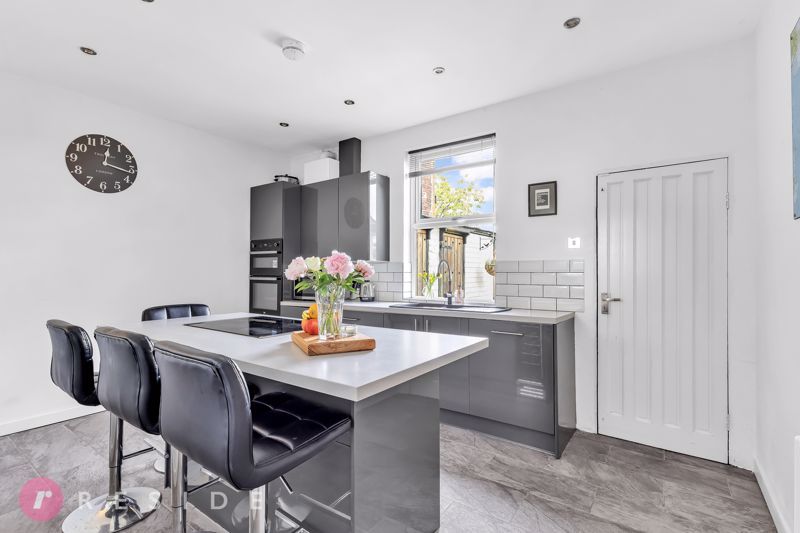Property photo 3 of 21 Breakfast Kitchen