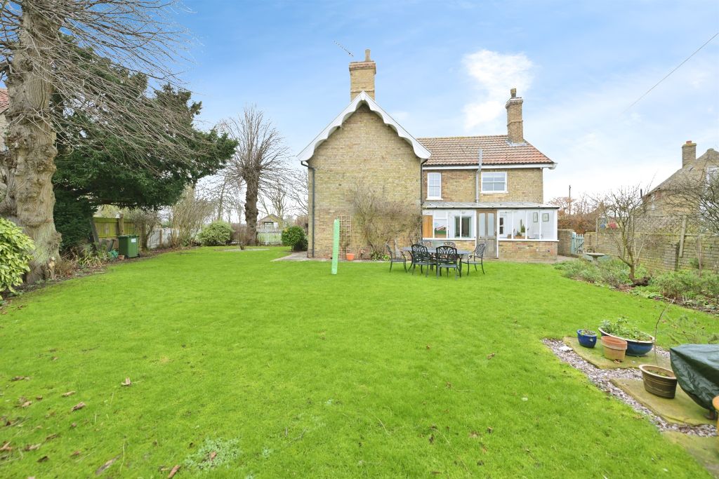 Property photo 2 of 18