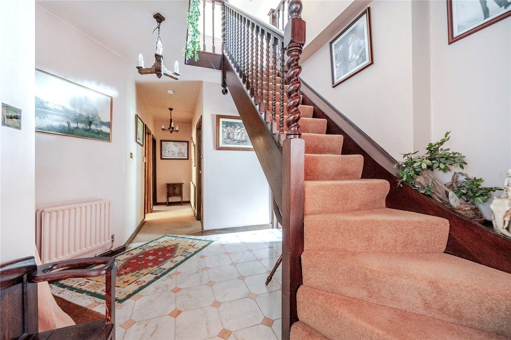 Property photo 3 of 22 Picture No. 14