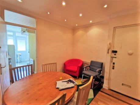 Property photo 2 of 12