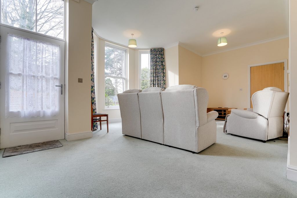 Property photo 3 of 14