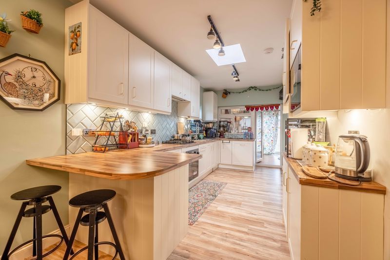 Property photo 3 of 14 Photo 9