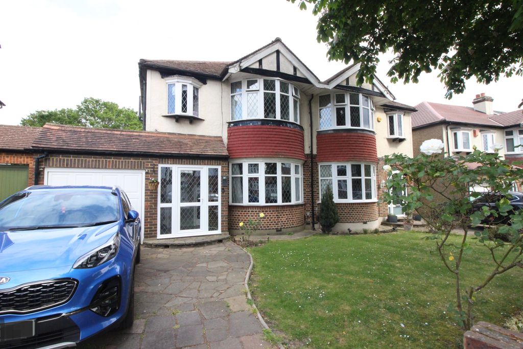 Property photo 1 of 11