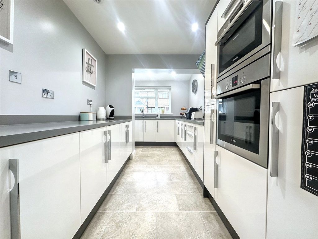 Property photo 2 of 18 Picture No. 04