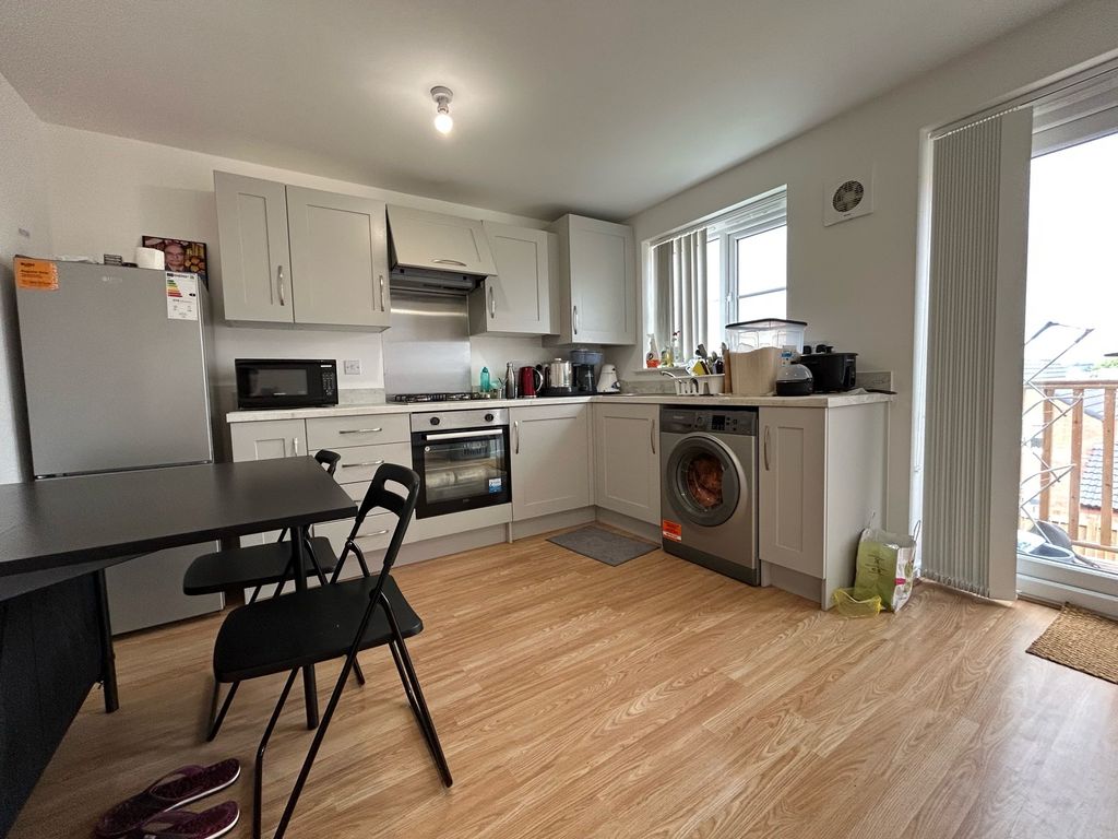Property photo 3 of 11