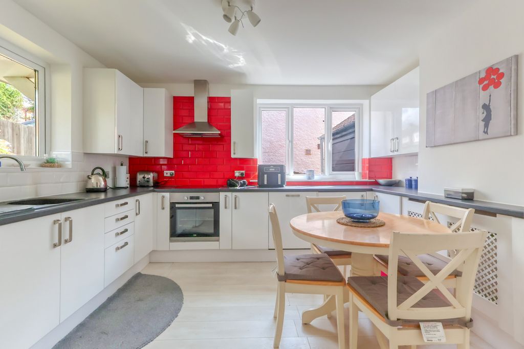Property photo 3 of 18 Picture No. 13