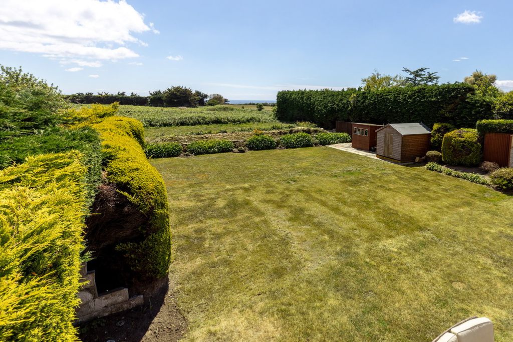 Property photo 1 of 27