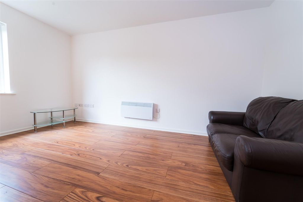 Property photo 2 of 7 Lounge