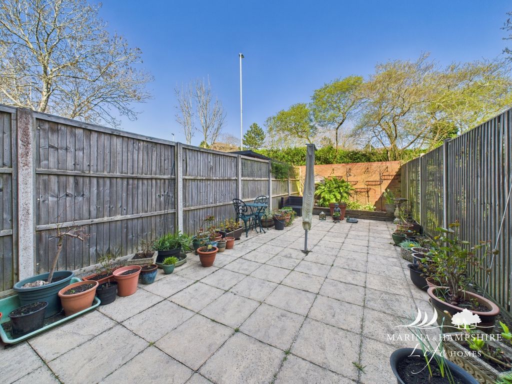 Property photo 2 of 27 Cam03691G0-Pr0047-Still014