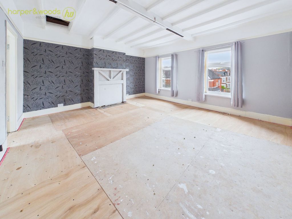 Property photo 3 of 32