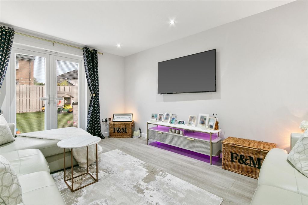 Property photo 3 of 26 Glenalmond-5.Jpg