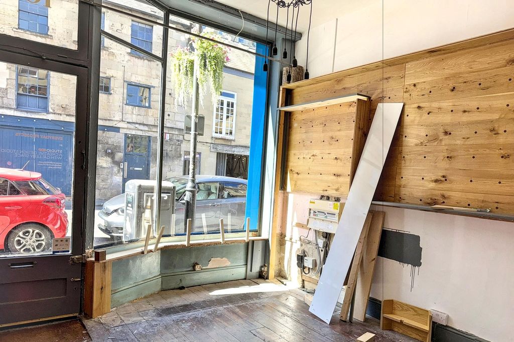 Property photo 2 of 13 104 Walcot Street, Bath BA1 5Bg