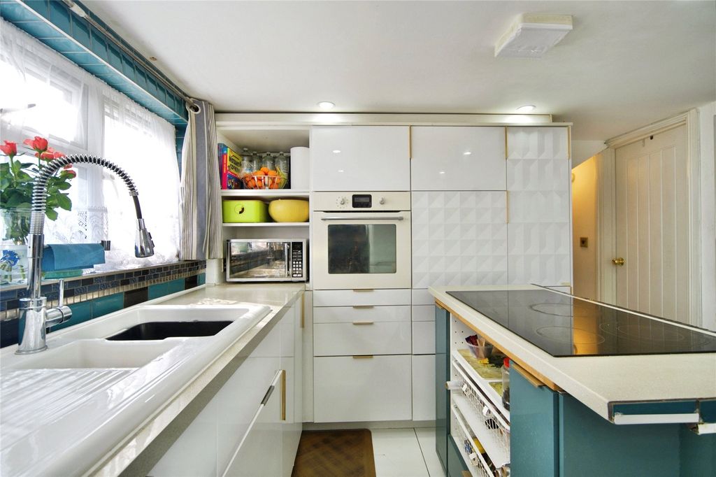 Property photo 2 of 29 Picture No. 26