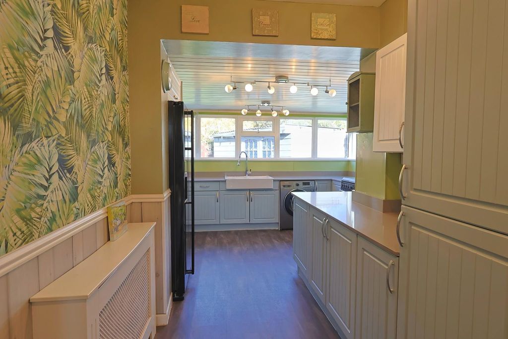 Property photo 2 of 20 Kitchen