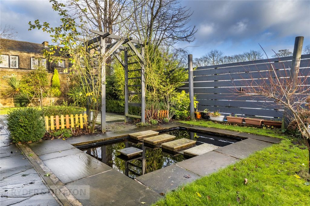 Property photo 2 of 30 Picture No. 03