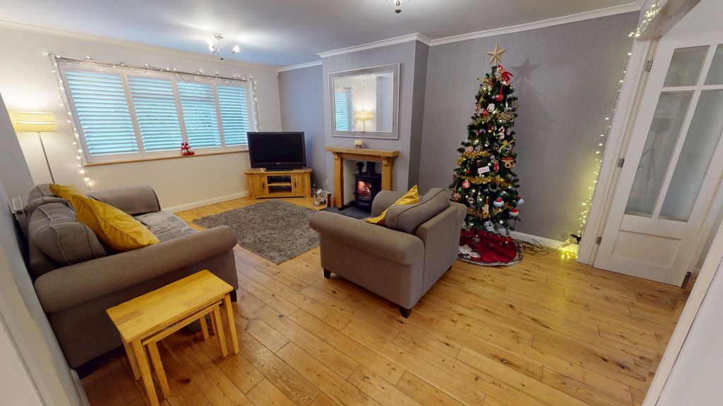 Property photo 3 of 18 Kingsholme-12042025_143948