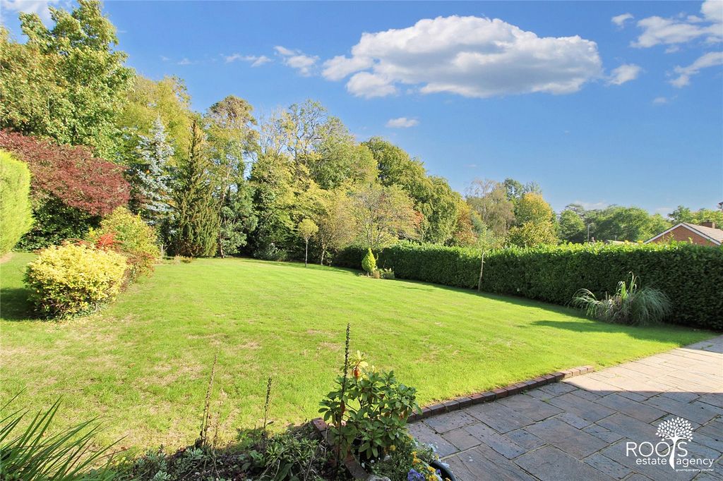 Property photo 2 of 15 Picture No. 19