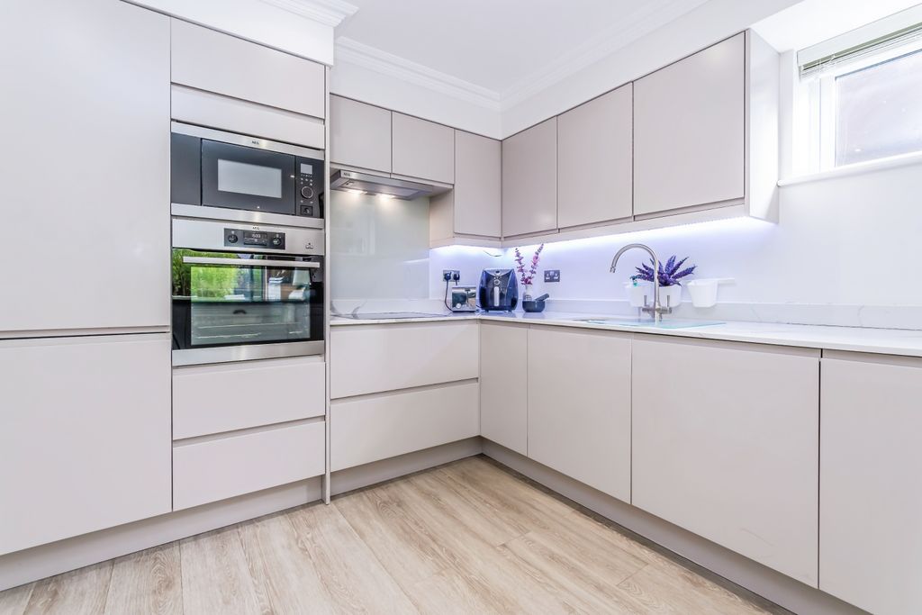 Property photo 3 of 16 Photography