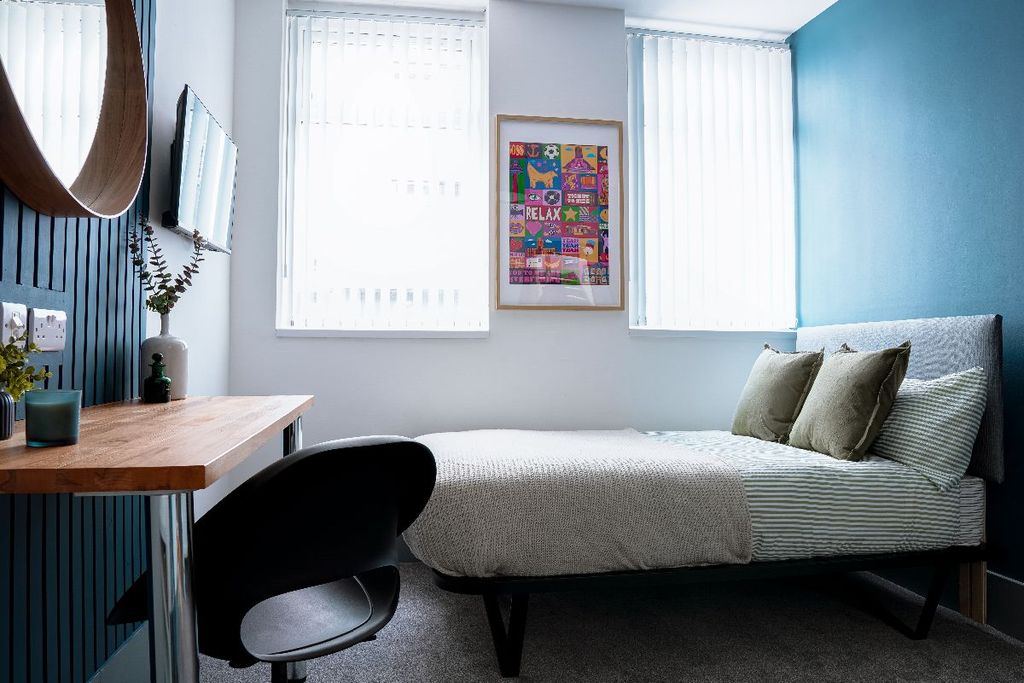 Property photo 1 of 64