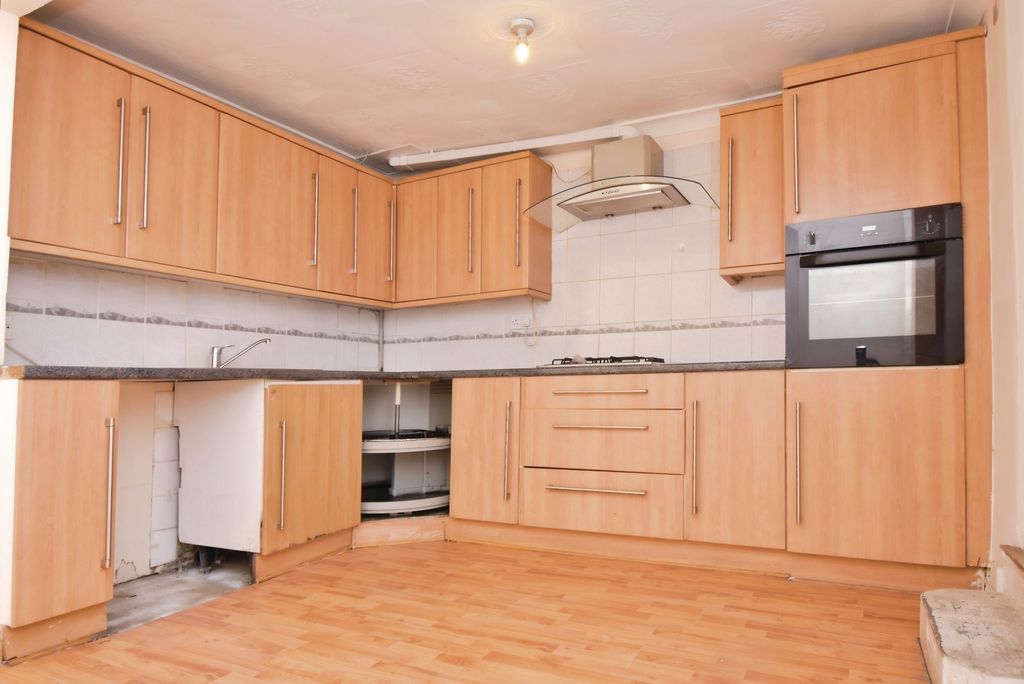 Property photo 2 of 10 348Bb487-Fileacce...