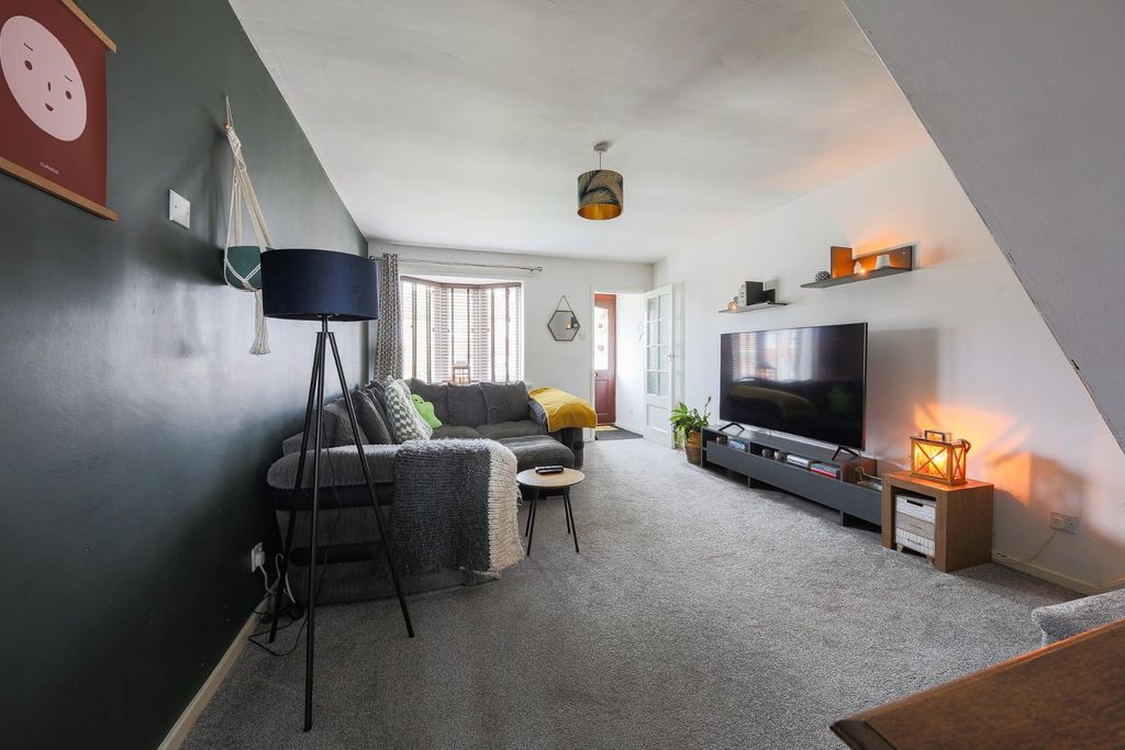 Property photo 3 of 11 Living Room.Jpg