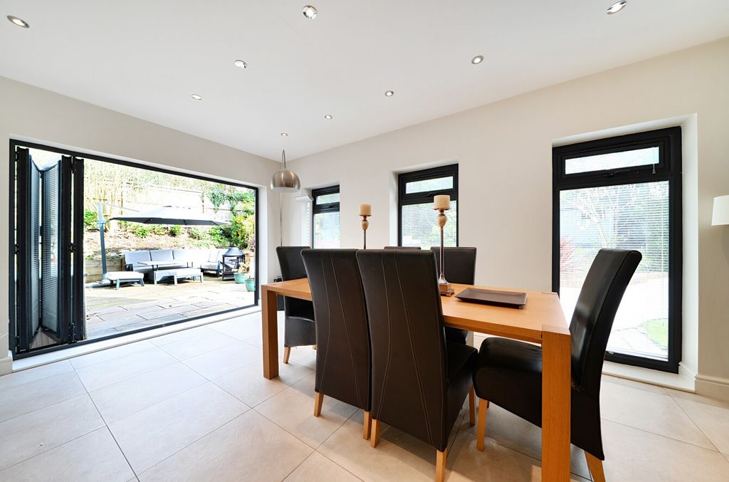 Property photo 3 of 32 1418668-14-69B0A6...