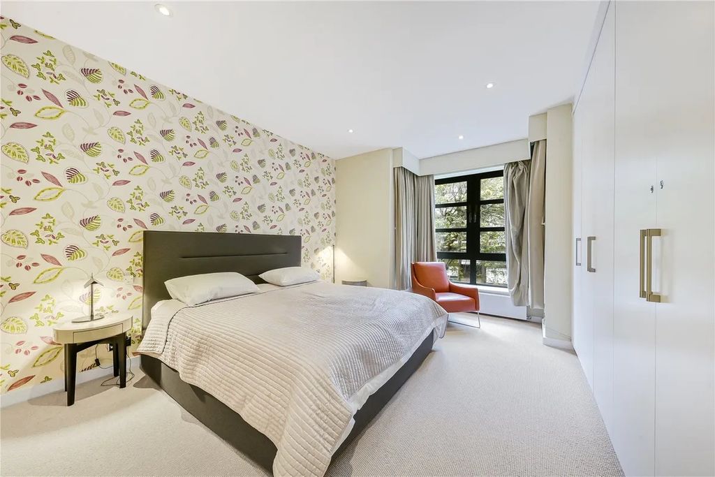 Property photo 3 of 11 Photo 9