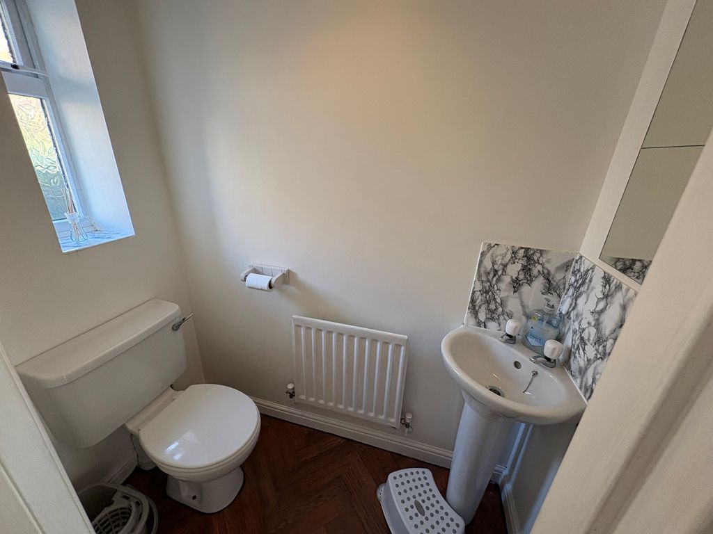 Property photo 3 of 10 5