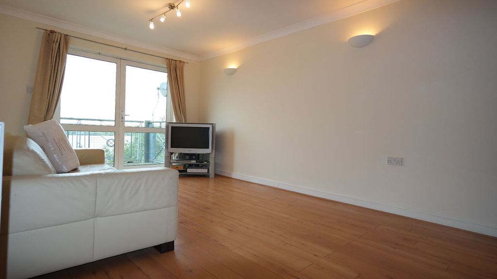 Property photo 3 of 11 Photo 4