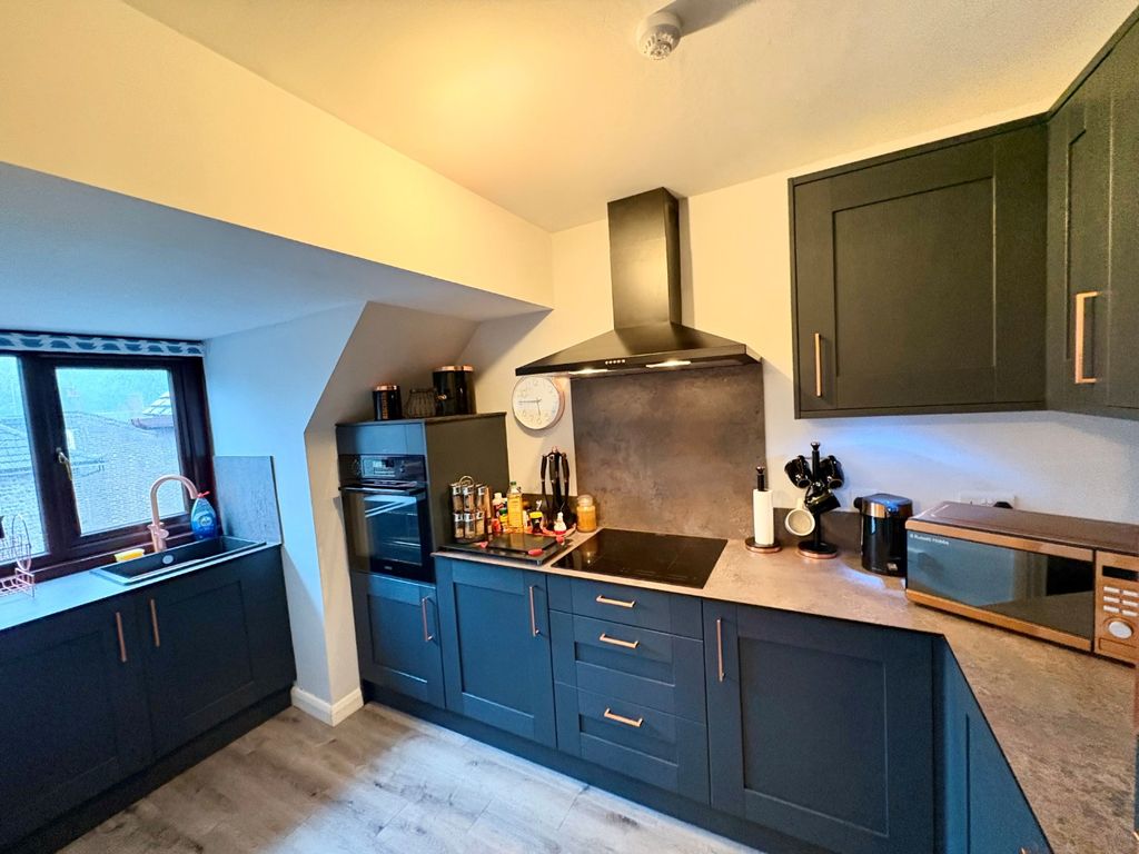Property photo 2 of 13 4495643