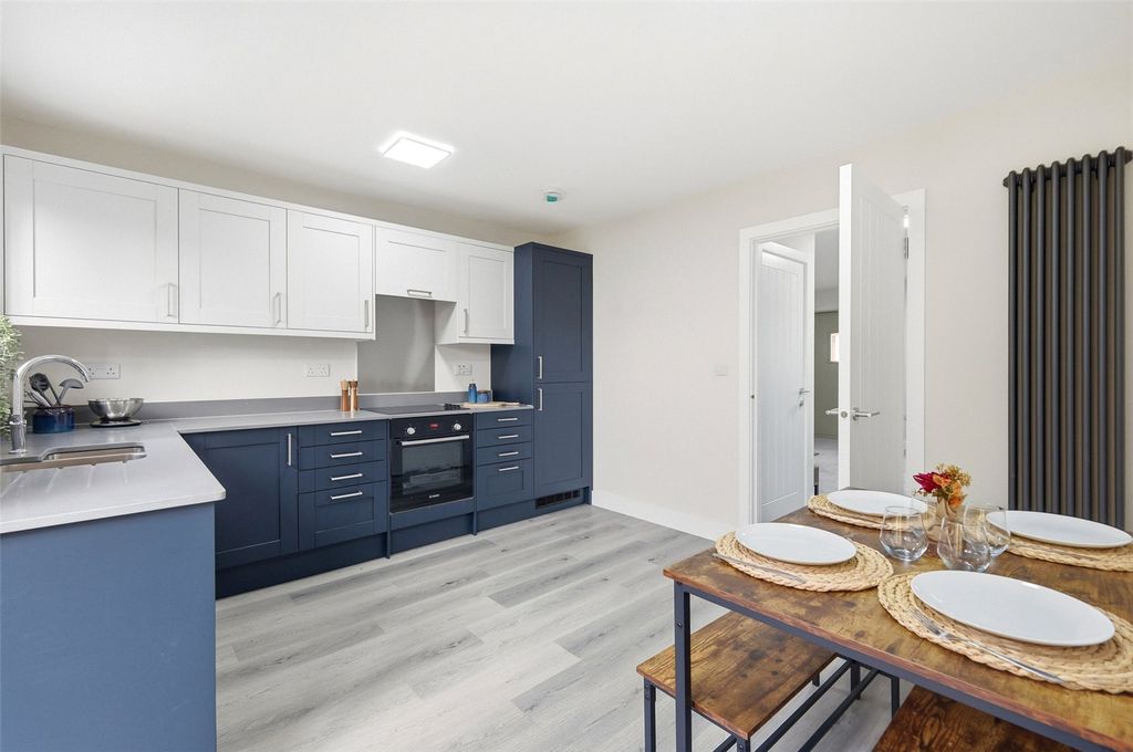 Property photo 3 of 10 Kitchen/Dining