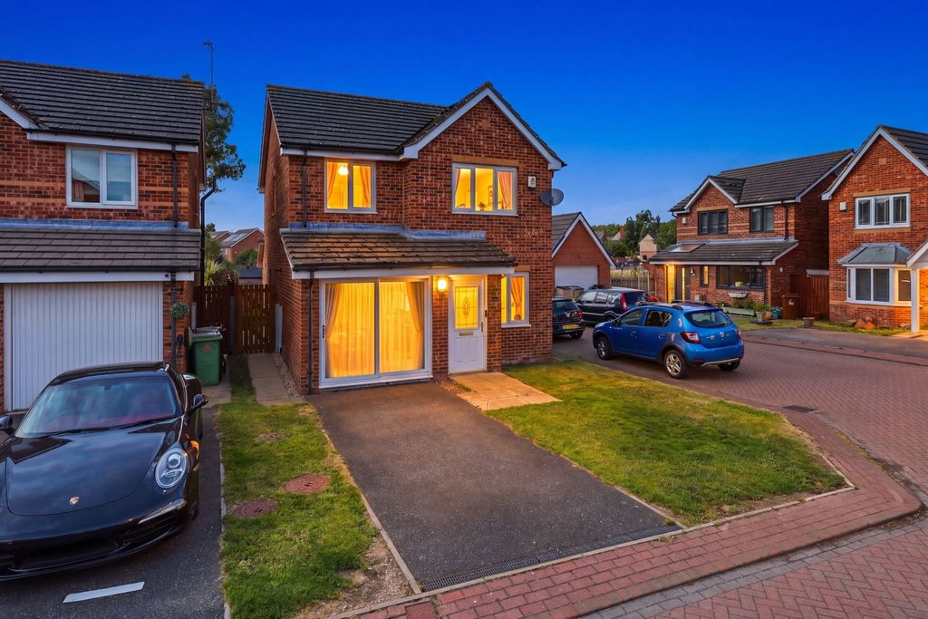 Property photo 2 of 34