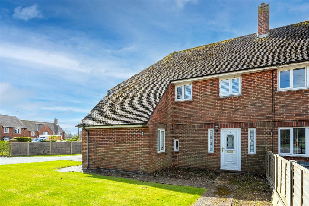 Property photo 1 of 32 7 Oakfield Road Externals More-2.Jpg