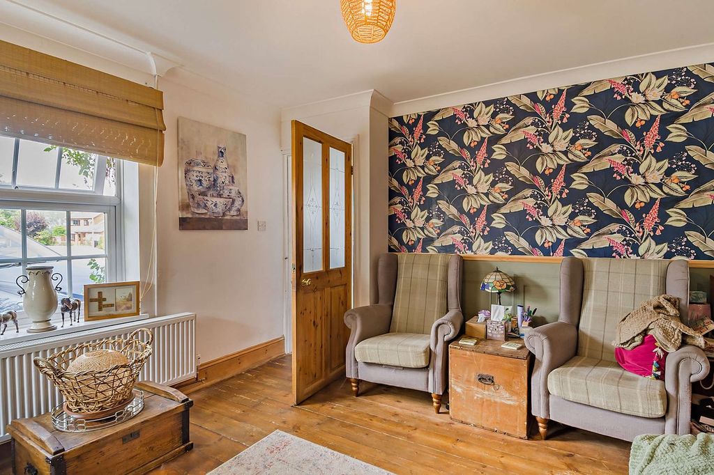 Property photo 2 of 17