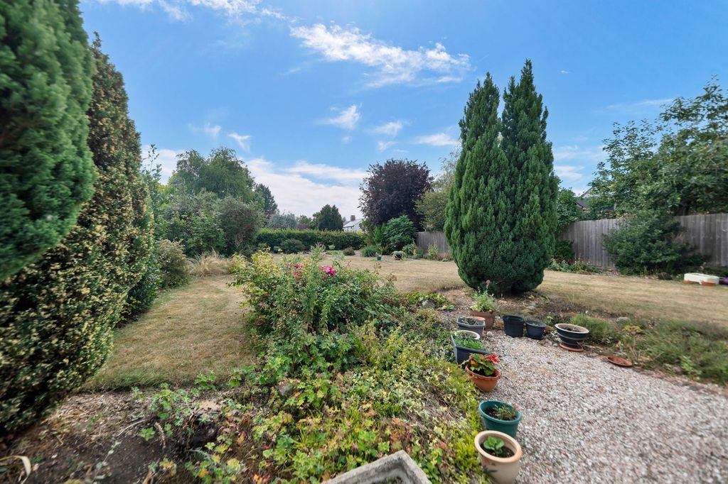 Property photo 2 of 20