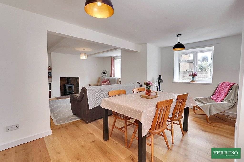 Property photo 3 of 21 Dining Area