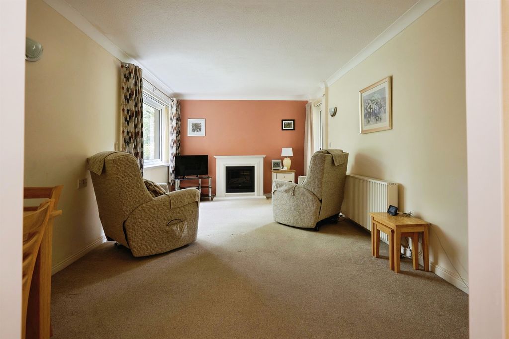 Property photo 3 of 17