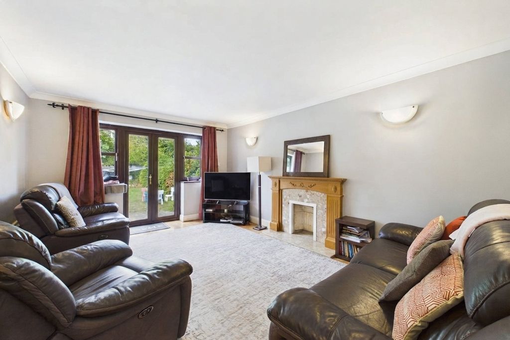 Property photo 2 of 15 Picture No. 04