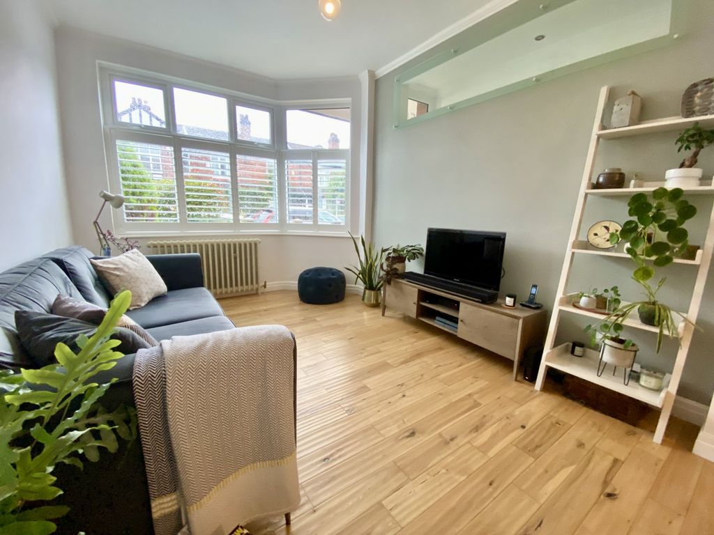 Property photo 3 of 12 Picture 3