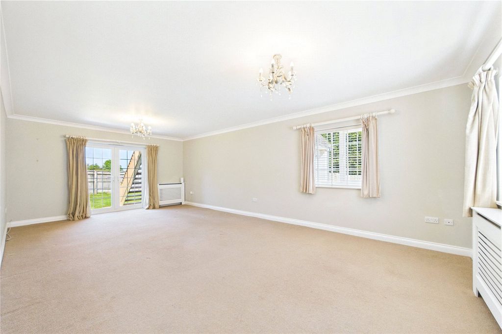 Property photo 2 of 19 Picture No. 18