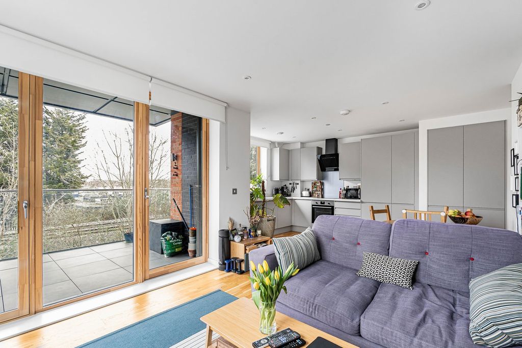 Property photo 3 of 14