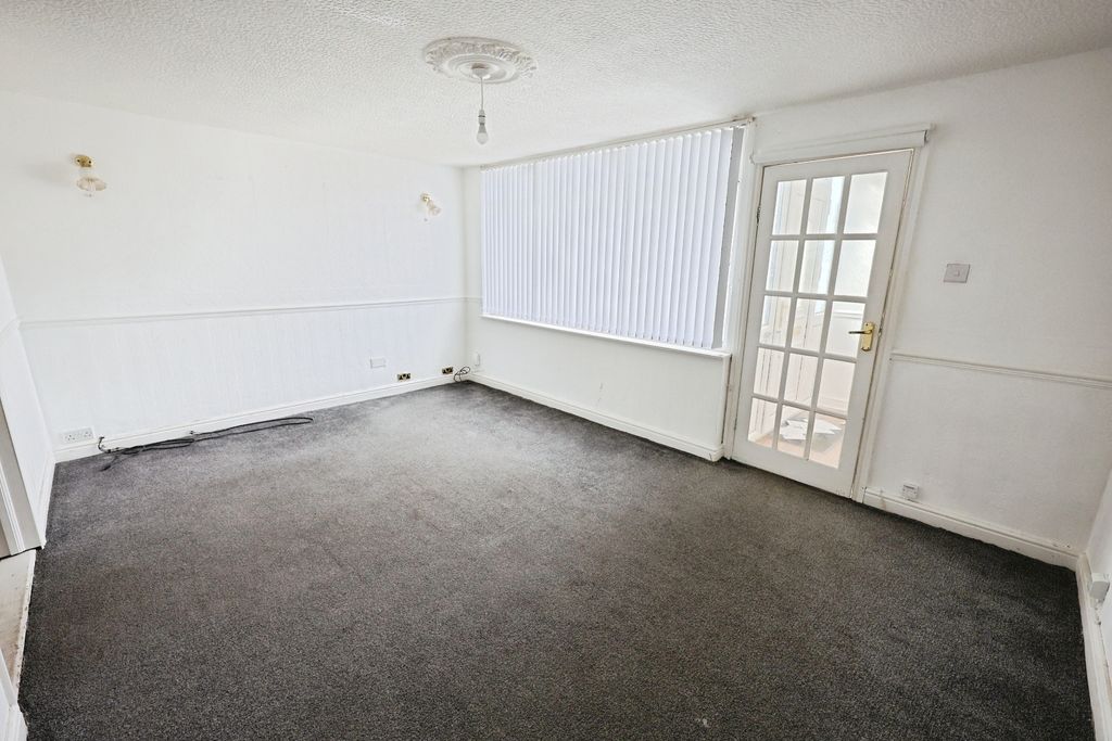 Property photo 2 of 10 Pbox-Img.Jpg
