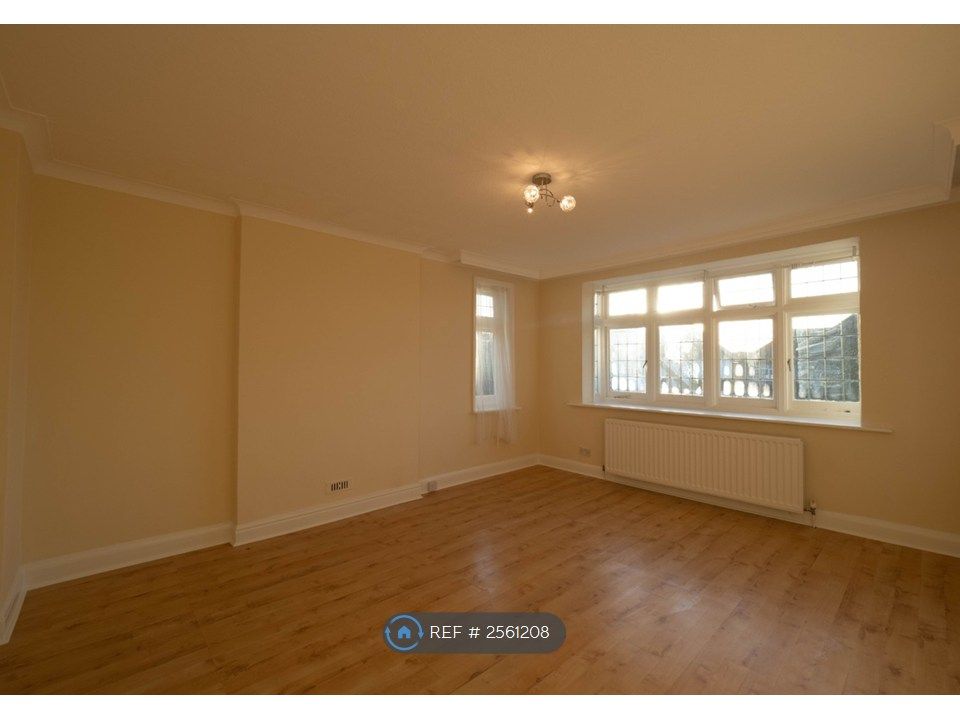 Property photo 3 of 28