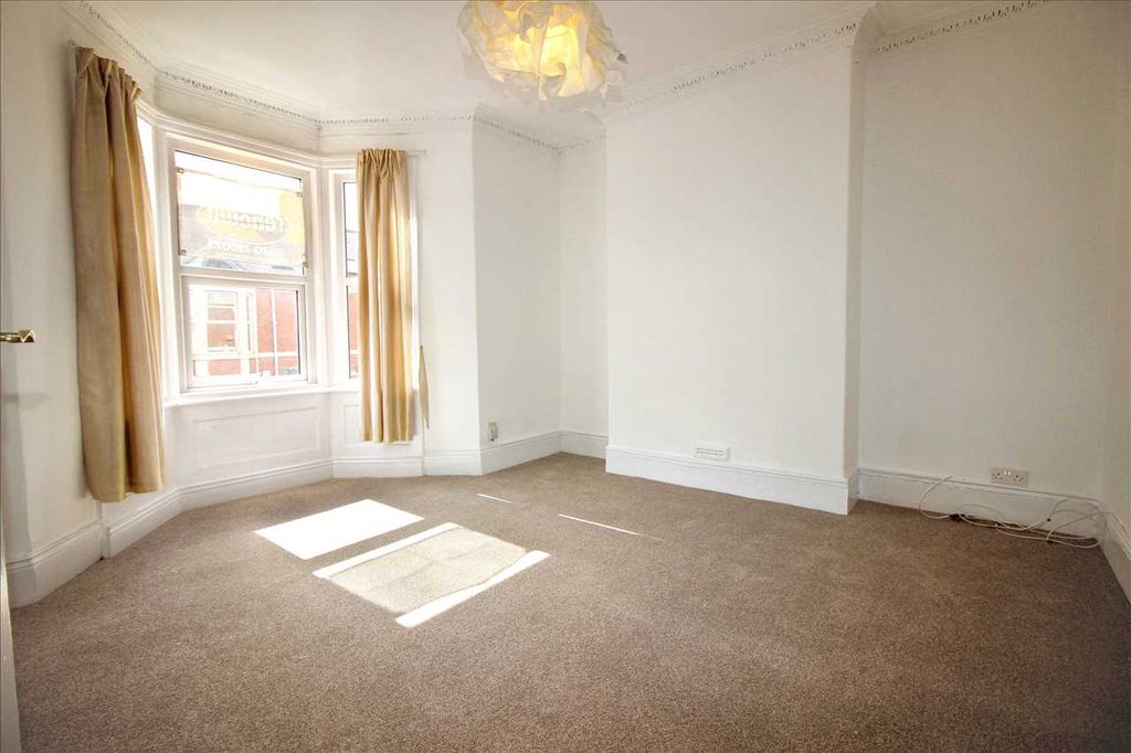 Property photo 3 of 7 Bedroom 1