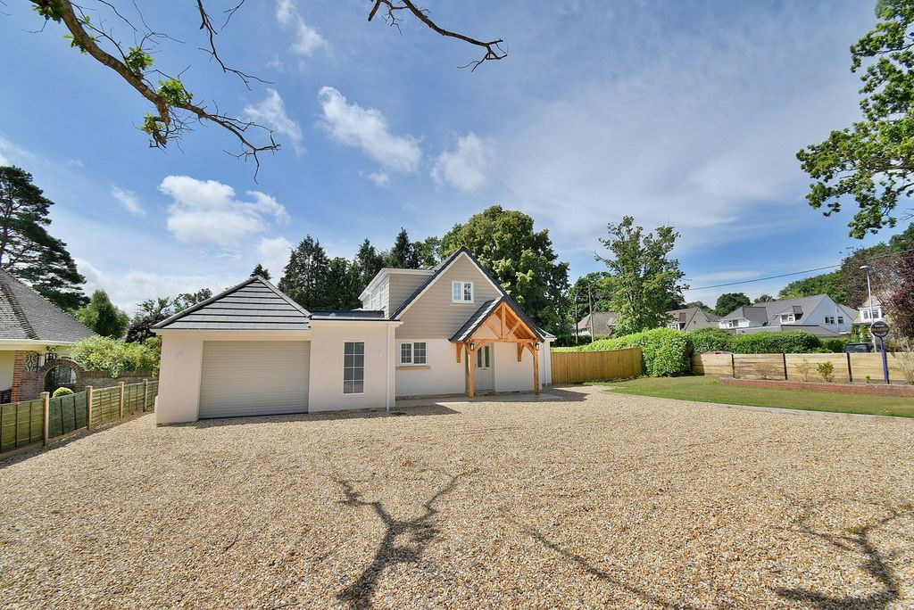 Property photo 2 of 29