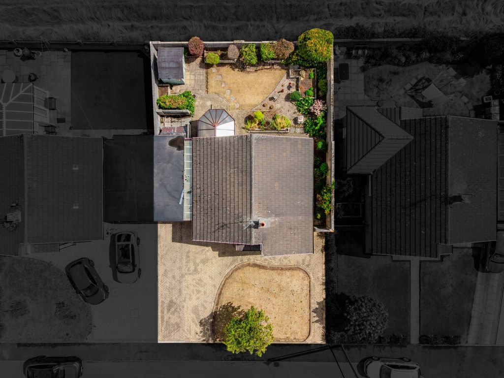 Property photo 2 of 30